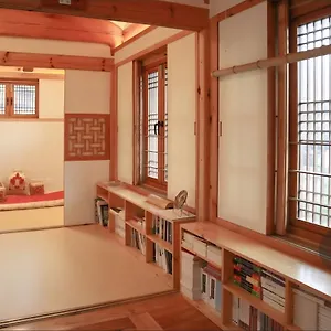 Chaehyodang Hanok Lodge